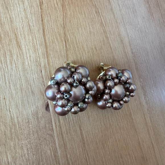 Vintage Coffee Pearl Cluster Clip On Earrings - Picture 3 of 4